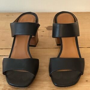 M. Gemi slip on sandals with heel.